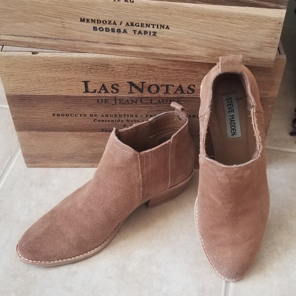 Steve Madden Tallie brown suede booties size 7